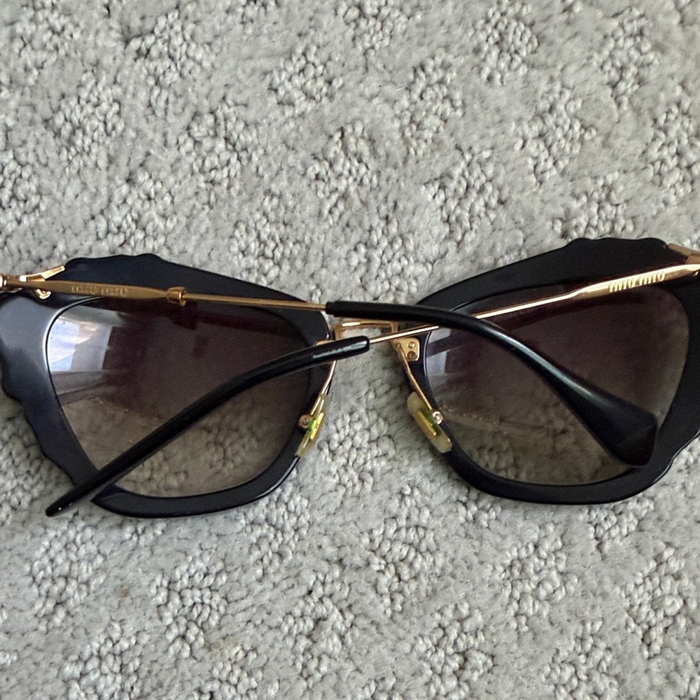 Miu Miu Black Sunglasses with Gold Bridge and Gradient Lenses - Picture 4 of 6